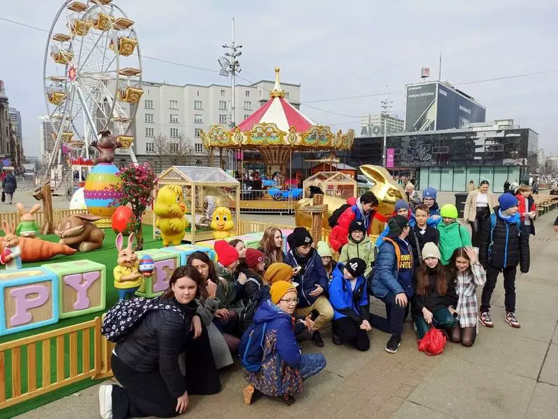 Katowice: Wielkanocny jarmark wystartował! Są regionalne dania, złoty zając, koło młyńskie