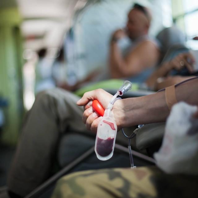 W okresie wakacyjnym krew jest szczególnie potrzebna! Sprawdź gdzie i kiedy oddać krew!