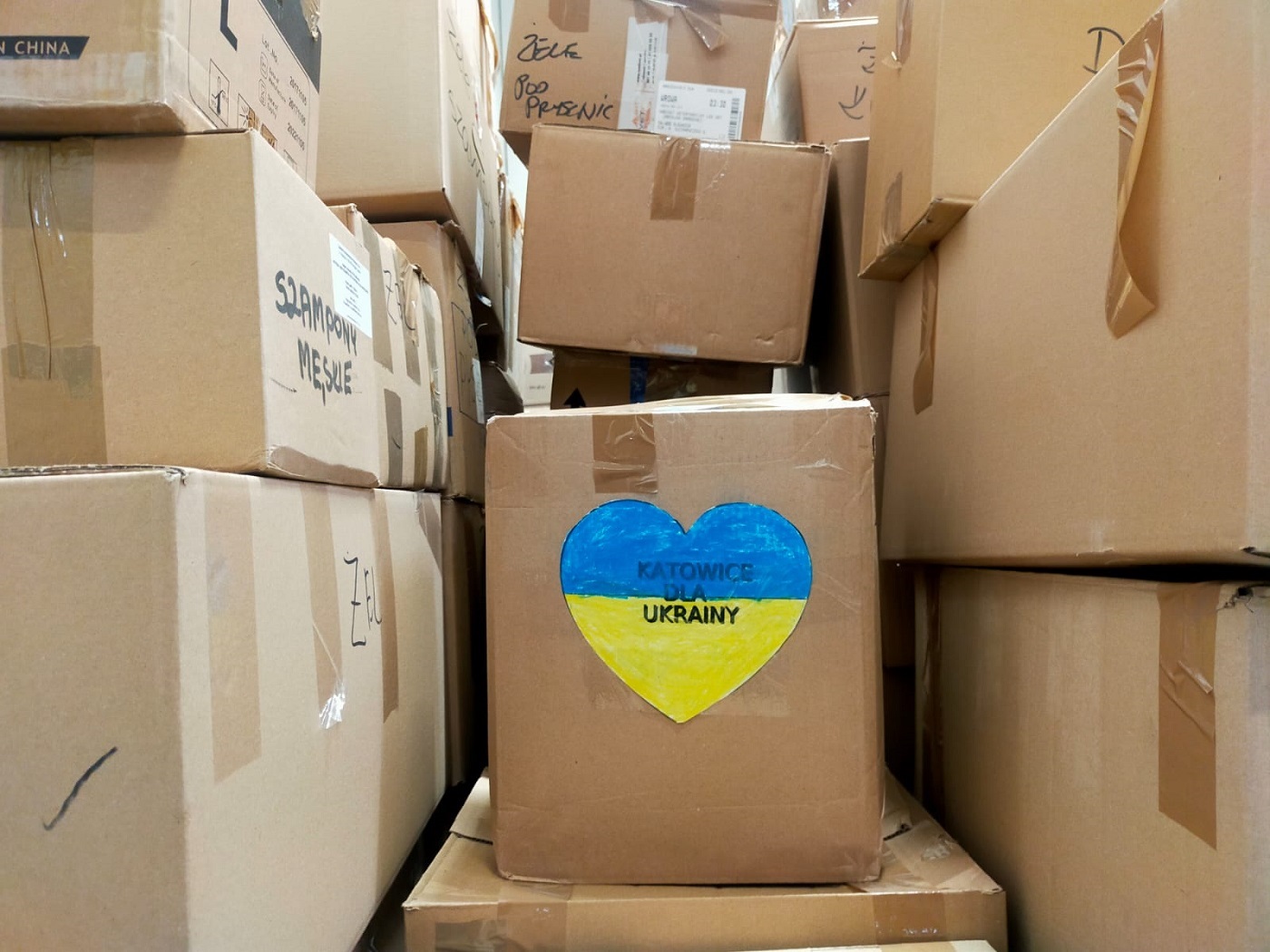 Katowice dla Ukrainy. Tony darów i morze wsparcia to podsumowanie miesiąca działań
