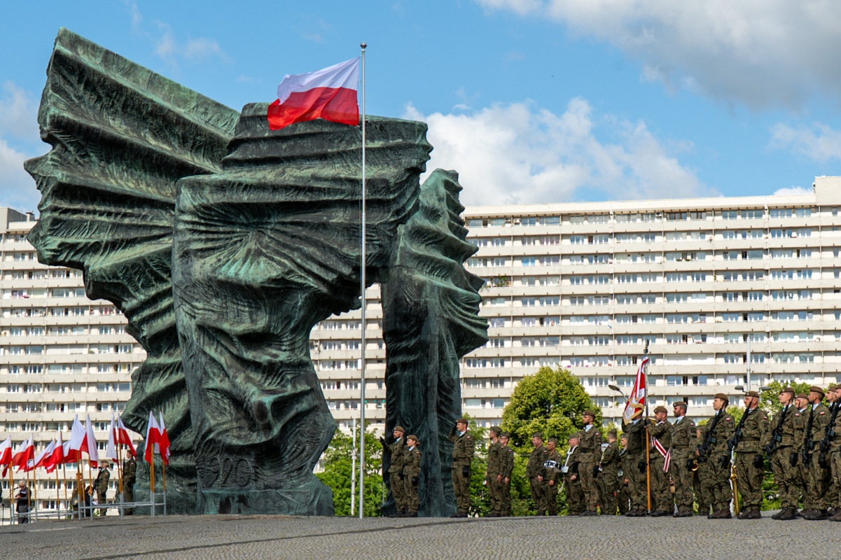 Katowice upamiętniły bohaterów Powstań Śląskich – uroczystości przy pomniku - fotoreportaż