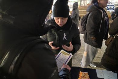 Biała Wstążka na katowickim Placu Kwiatowym – katowiczanie solidarni przeciw przemocy