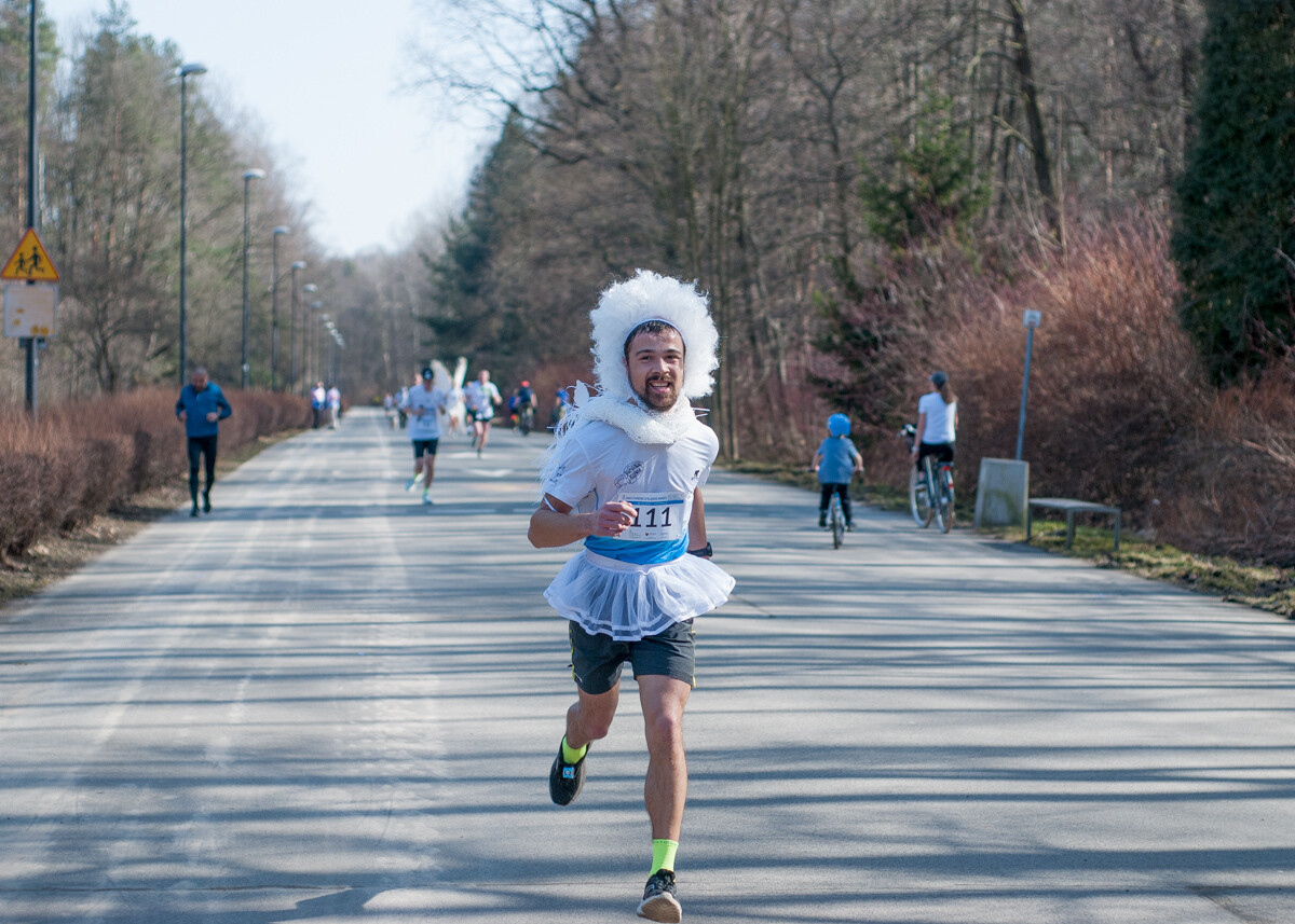 Za nami kolejna, dwunasta już odsłona biegu fundacji Śląskie Anioły. Kilkuset uczestników ruszyło dziś w trasę biegnącą alejkami katowickiego Parku Leśnego.