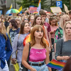 Mniej złości, więcej miłości – Marsz Równości [ZDJĘCIA + FILM]