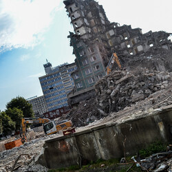 Tak znika Hotel Silesia - ostatni etap rozbiórki [ZDJĘCIA]