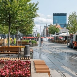 Katowice od podstaw: 8 900 m2 dróg, setki ławek i czyste przystanki