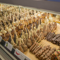 Trwa jarmark bożonarodzeniowy na rynku. Tłumy ludzi! [FOTORELACJA]