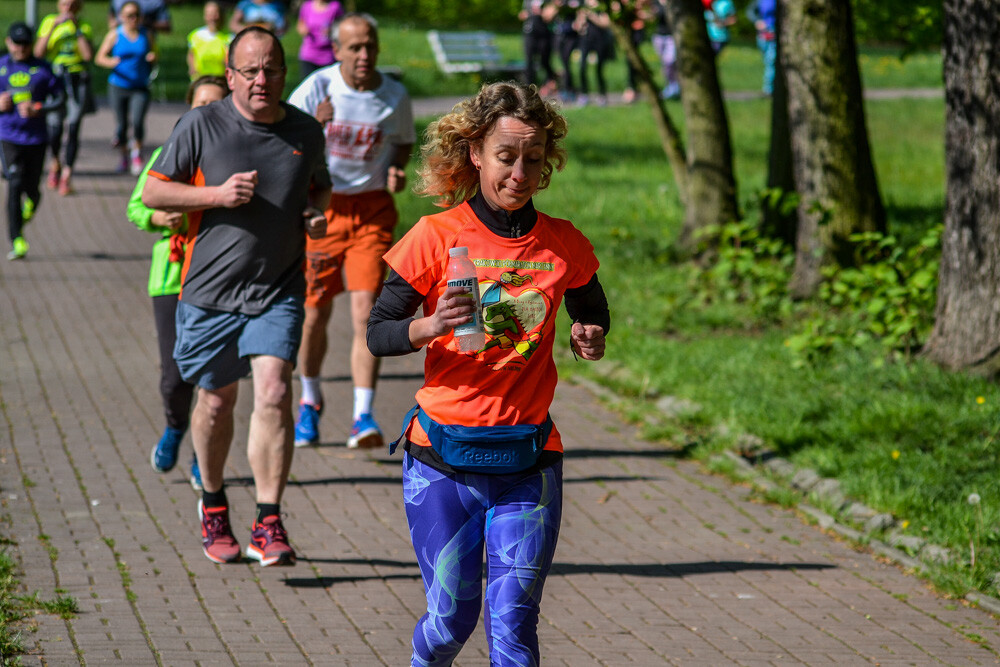 Kolejny bieg z serii parkrun za nami, ale tym razem wyjątkowy, bo zorganizowany w ramach 3. urodzin tej biegowej imprezy. Na starcie stawiło się około 100 zawodników, a na trasie w Parku Kościuszki czekał nasz fotoreporter. Mamy zdjęcia!