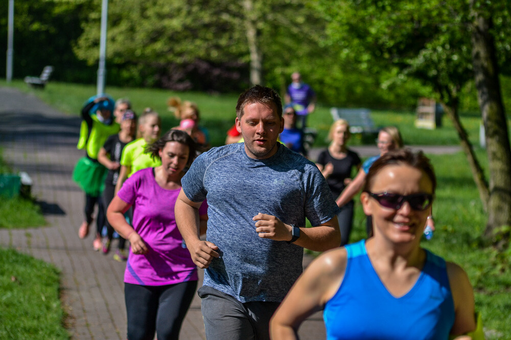 Kolejny bieg z serii parkrun za nami, ale tym razem wyjątkowy, bo zorganizowany w ramach 3. urodzin tej biegowej imprezy. Na starcie stawiło się około 100 zawodników, a na trasie w Parku Kościuszki czekał nasz fotoreporter. Mamy zdjęcia!