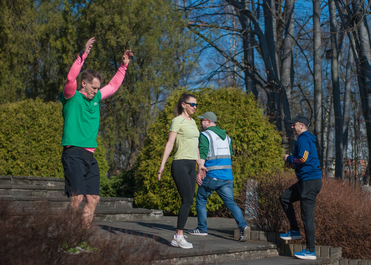 Za nami kolejna edycja spotkań biegowych parkrun Katowice. Tym razem, przy okazji okrągłej, 400. rocznicy, powitano także nadejście wiosny.