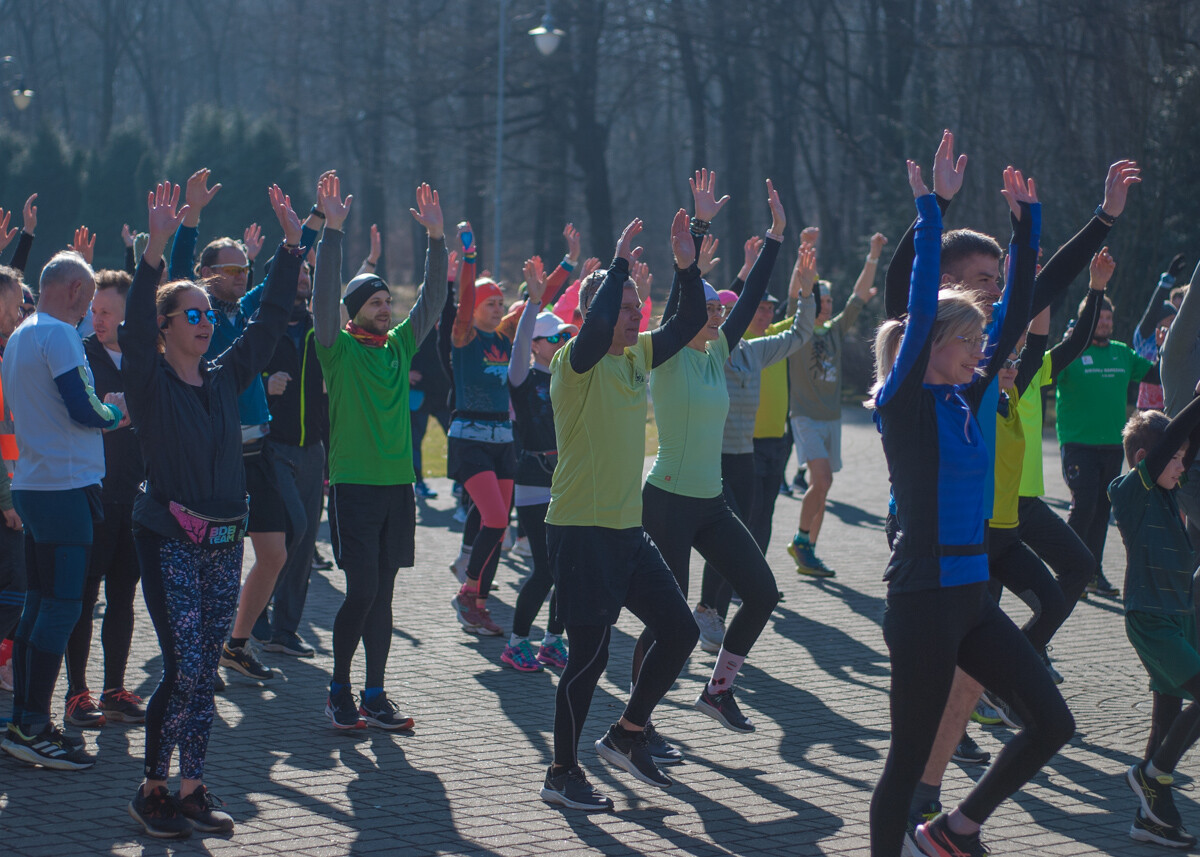 Za nami kolejna edycja spotkań biegowych parkrun Katowice. Tym razem, przy okazji okrągłej, 400. rocznicy, powitano także nadejście wiosny.