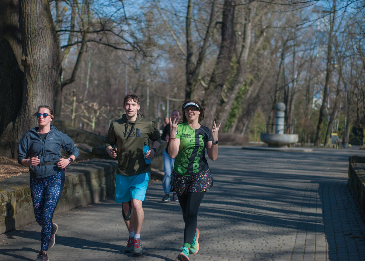 Za nami kolejna edycja spotkań biegowych parkrun Katowice. Tym razem, przy okazji okrągłej, 400. rocznicy, powitano także nadejście wiosny.