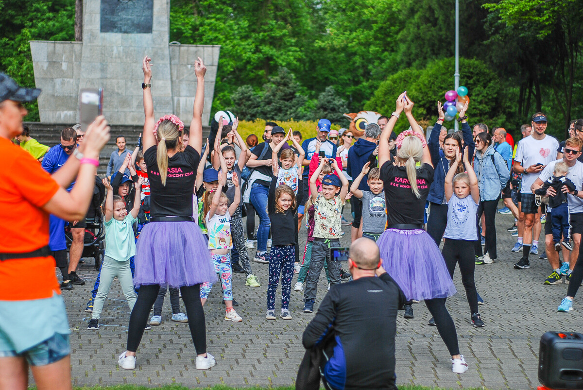 Za nami kolejna, urodzinowa edycja zawodów parkRun Katowice, to już ósmy rok działalności tej sportowej inicjatywy. Byliśmy na starcie, mamy sporo zdjęć i udało się tam także zadać kilka pytań organizatorom.
