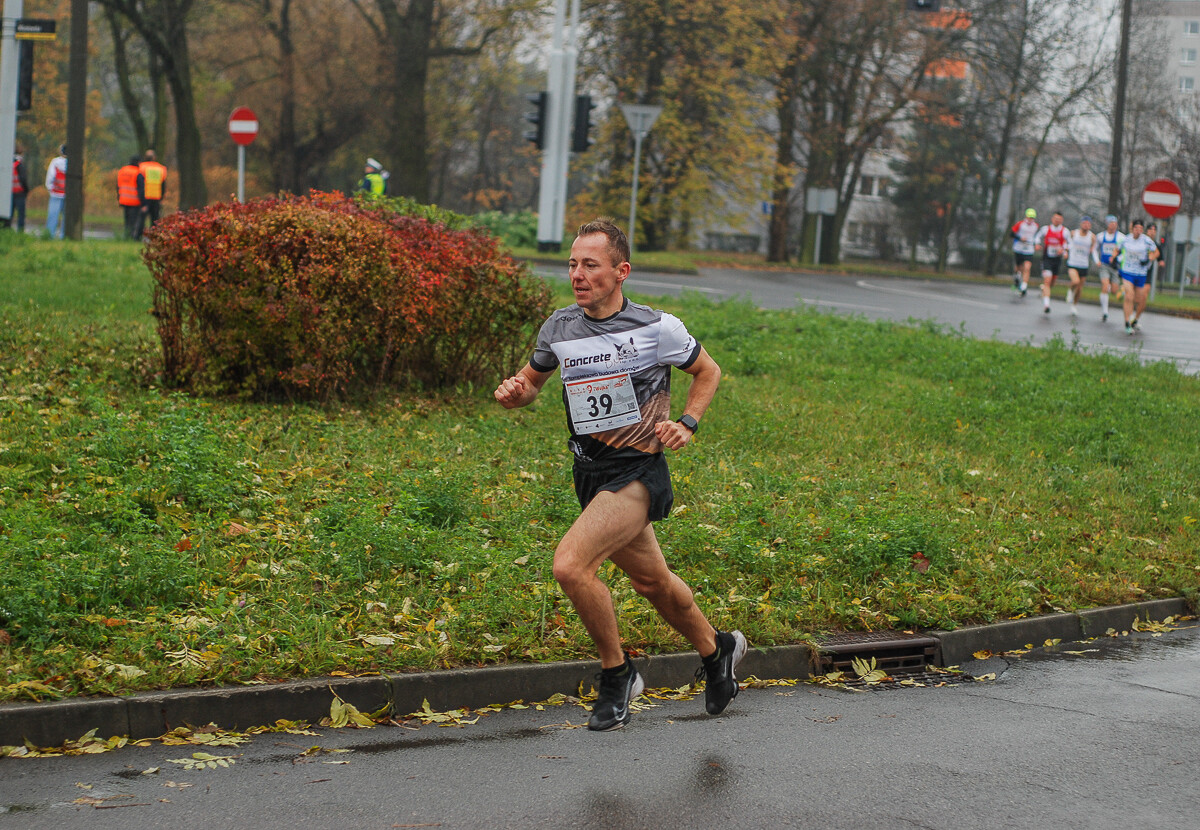 Za nami kolejny Bieg Niepodległości im. Dziewięciu z "Wujka", na 10-kilometrową trasę wyruszyły setki biegaczy.
