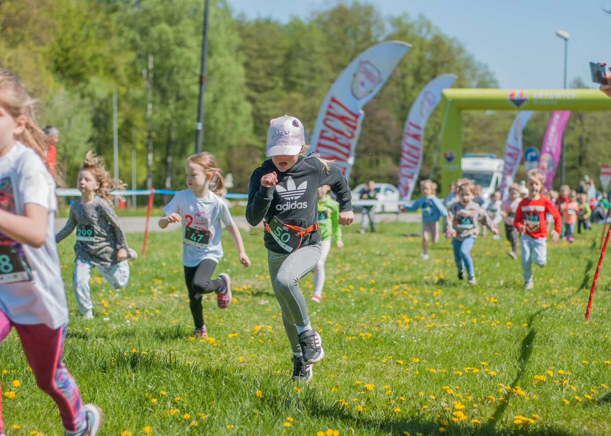 Ponad 200 dzieci wzięło udział w serii zawodów w ramach Festiwalu Biegowego im. Wojciecha Korfantego. Działo się w Dolinie Trzech Stawów, oj działo. Mamy dla Was  masę zdjęć!