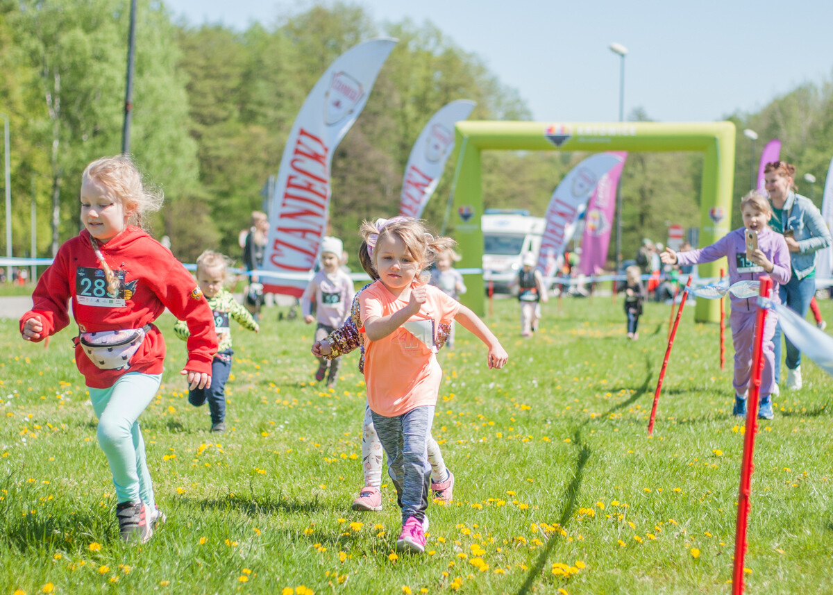 Ponad 200 dzieci wzięło udział w serii zawodów w ramach Festiwalu Biegowego im. Wojciecha Korfantego. Działo się w Dolinie Trzech Stawów, oj działo. Mamy dla Was  masę zdjęć!