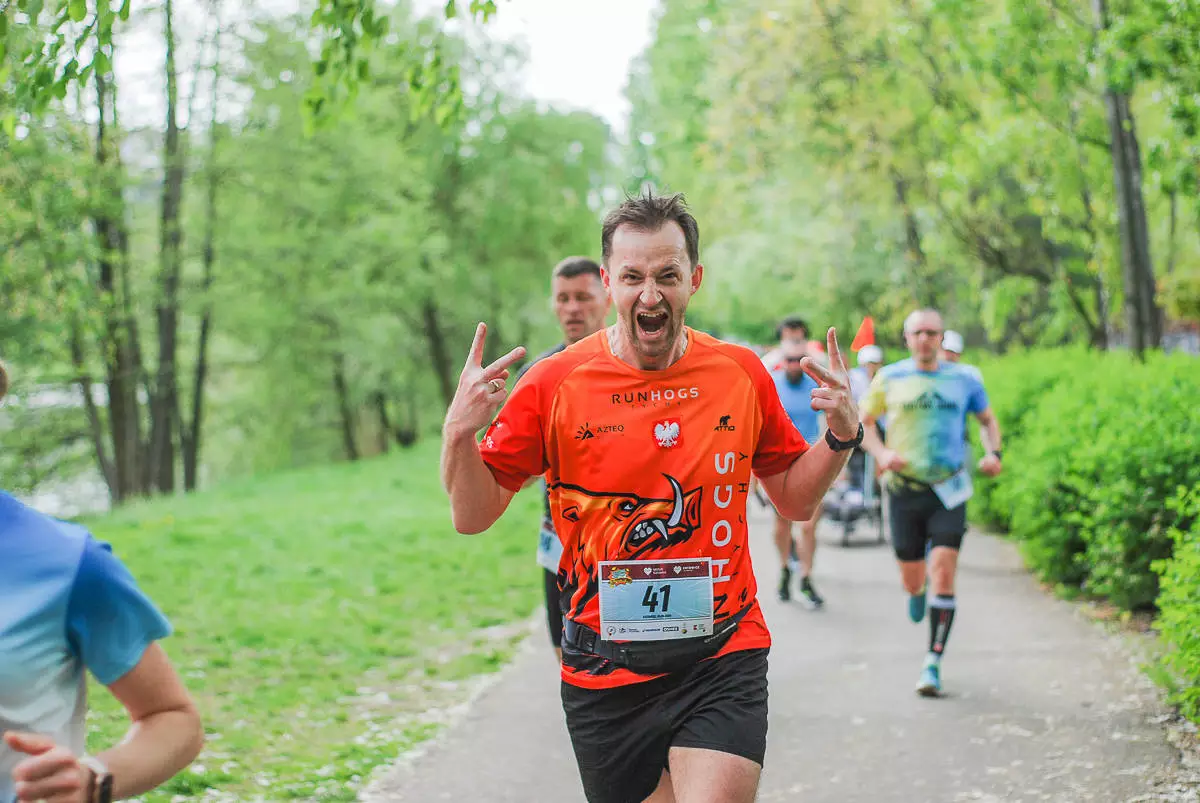 Za nami kolejna edycja Festiwalu Biegowego im. Wojciecha Korfantego. W głównych zawodach na dystansie 10 km wzięło udział kilkaset osób!