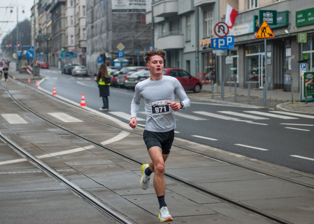 Za nami kolejna edycja Biegu Niepodległości im. Dziewięciu z „Wujka”, przyciągnęła około tysiąca uczestników.