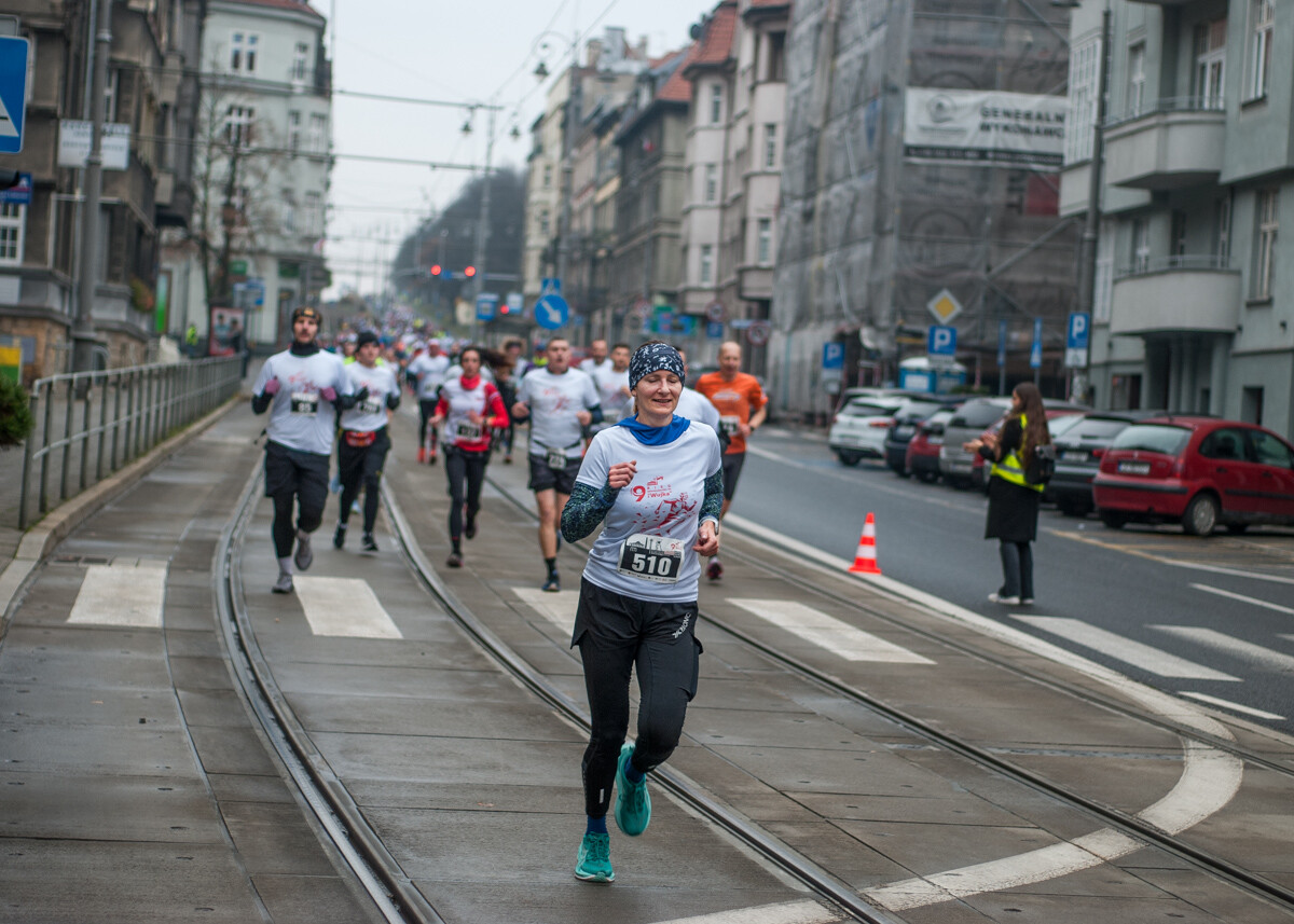 Za nami kolejna edycja Biegu Niepodległości im. Dziewięciu z „Wujka”, przyciągnęła około tysiąca uczestników.