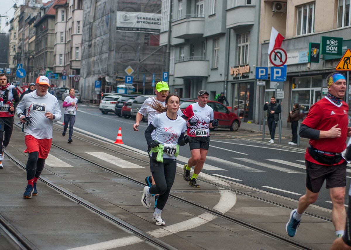 Za nami kolejna edycja Biegu Niepodległości im. Dziewięciu z „Wujka”, przyciągnęła około tysiąca uczestników.