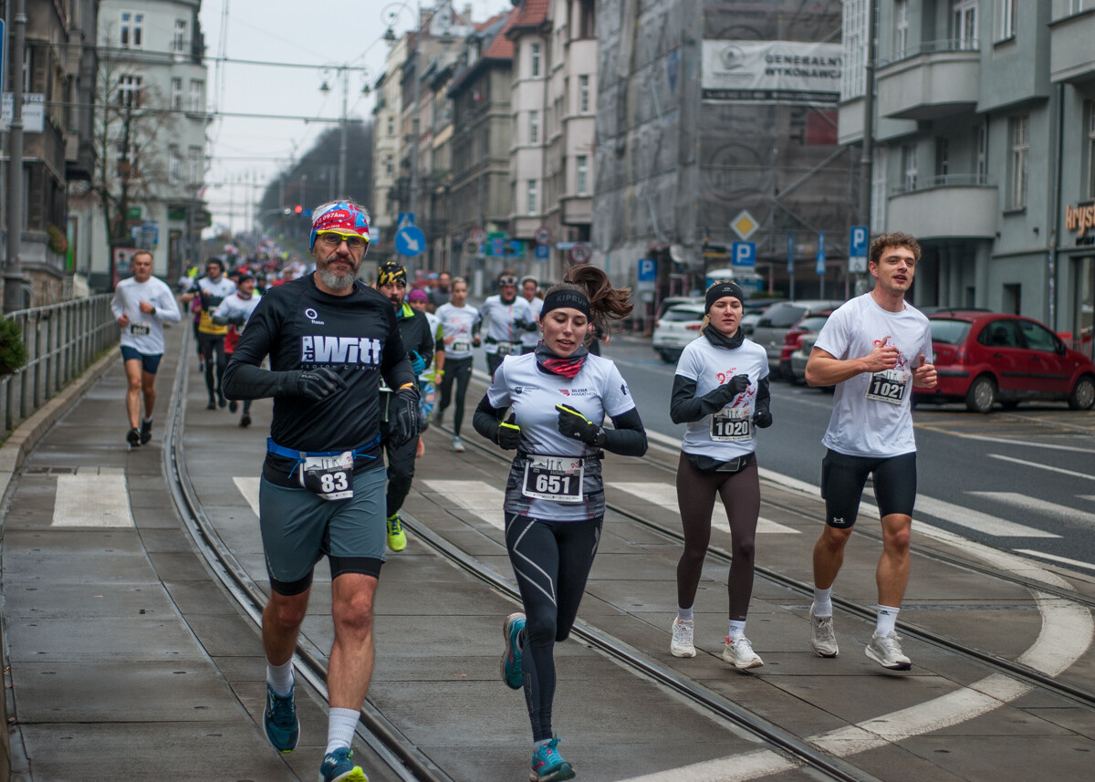 Za nami kolejna edycja Biegu Niepodległości im. Dziewięciu z „Wujka”, przyciągnęła około tysiąca uczestników.