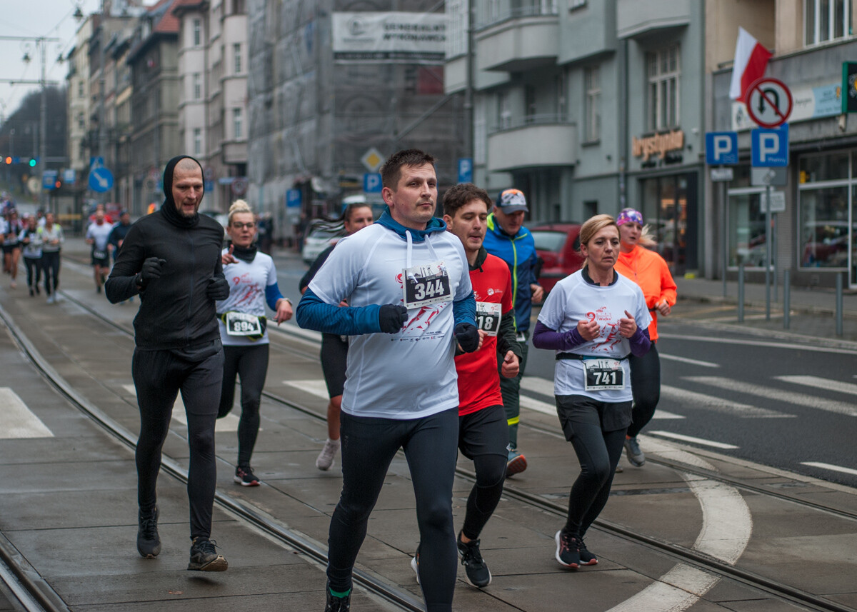 Za nami kolejna edycja Biegu Niepodległości im. Dziewięciu z „Wujka”, przyciągnęła około tysiąca uczestników.