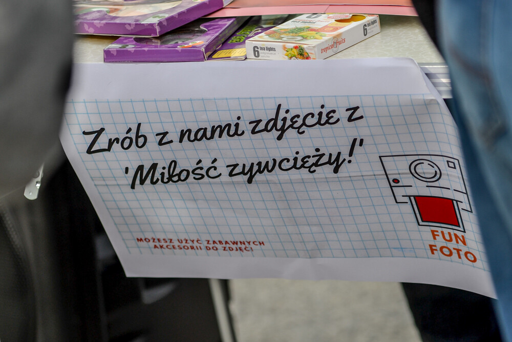 W Katowicach odbył się w piątek pierwszy Coming Out Day, było tęczowo, było kolorowo, pozytywnie i tanecznie. Byliśmy tam i my!