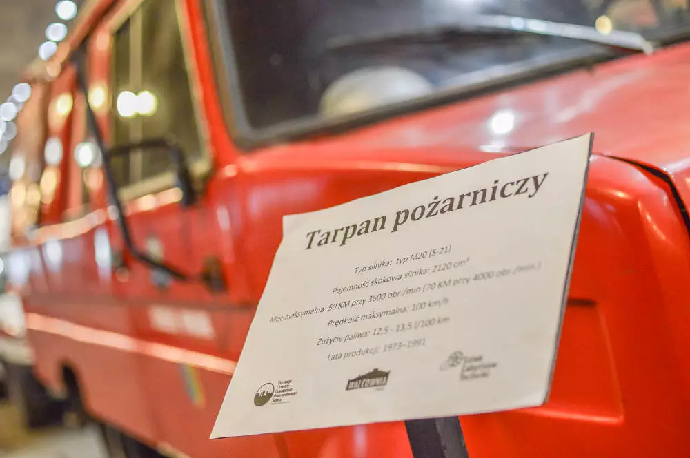 Jak wygląda wnętrze Nysy lub Kamaza? Ile pali GAZ-69 lub Tarpan? W Walcowni można podziwiać nową ekspozycję poświęconą polskiej motoryzacji. Byliśmy, warto!