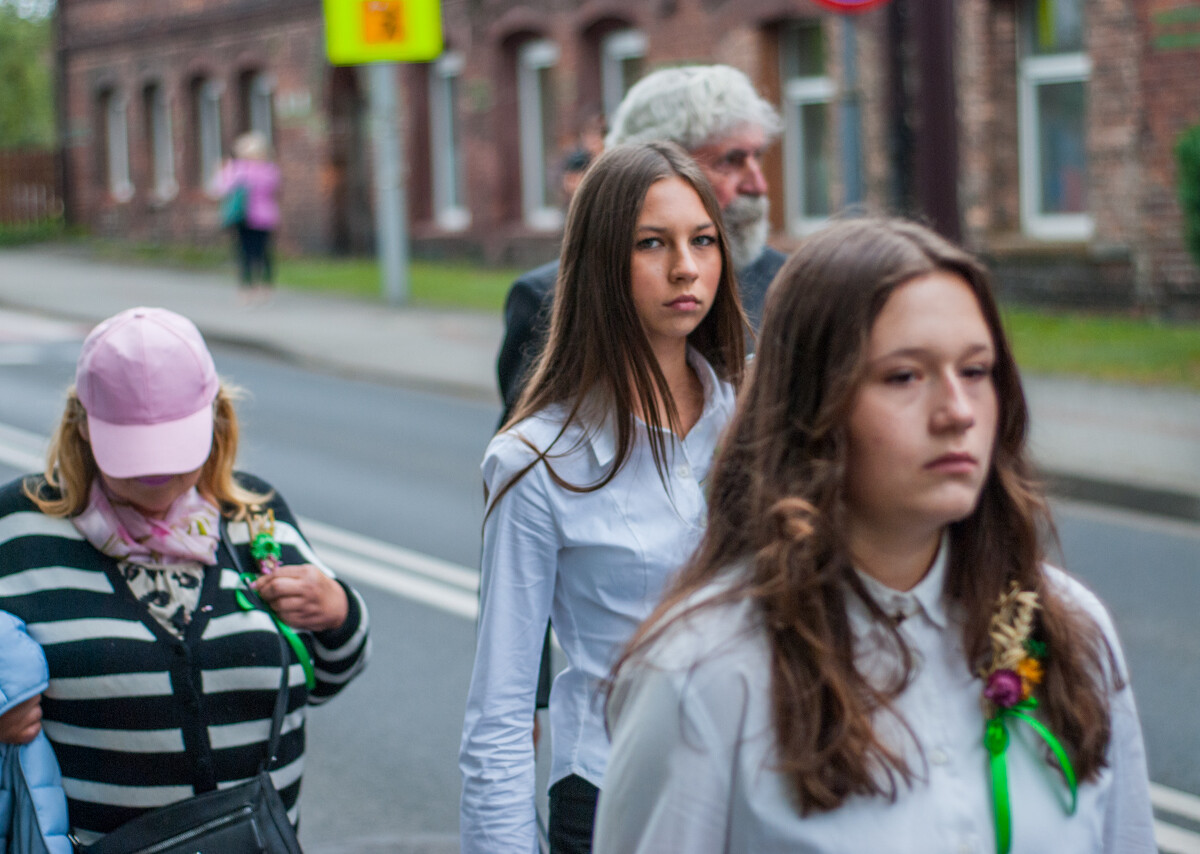 Trwają katowickie Dożynki, w godzinach popołudniowych przez Kostuchnę przeszła barwna parada, a do wieczora trwać będą zabawy i koncerty.