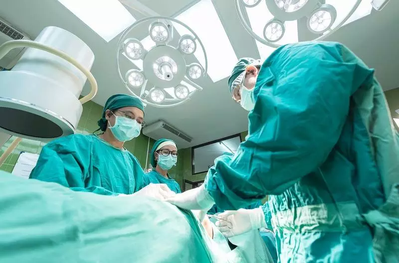 Eksperci: pacjenci transplantacyjni potrzebują zabezpieczenia przed COVID-19