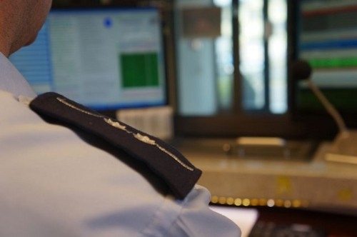 Fałszywy policjant chciał wyłudzić 850 tys. zł. Policjanci otrzymali podziękowania