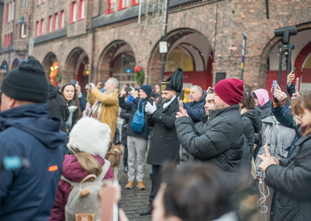 Za nami kolejna pobudka górnicza na osiedlu Nikiszowiec. Orkiestra KWK Wieczorek znów dała wspaniały pokaz, pogoda dopisała, a ludzie byli zachwyceni.