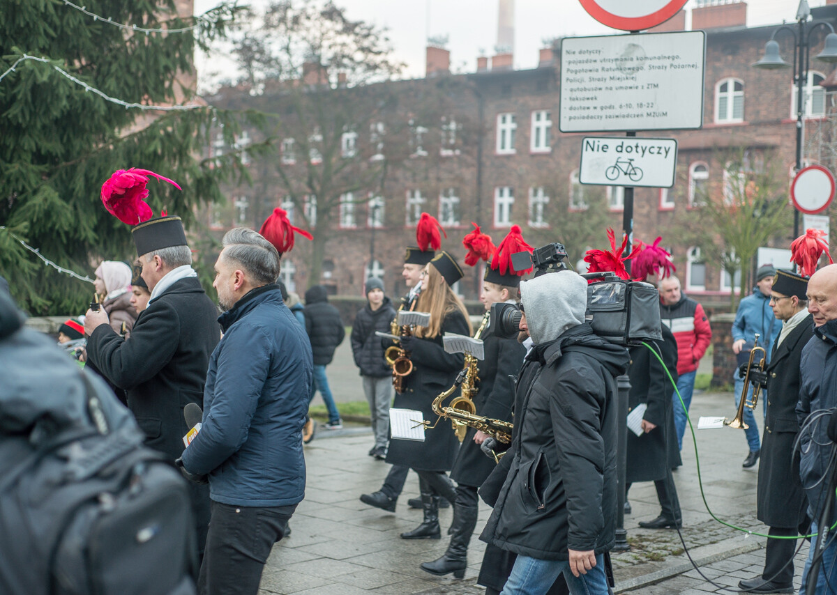 Za nami kolejna pobudka górnicza na osiedlu Nikiszowiec. Orkiestra KWK Wieczorek znów dała wspaniały pokaz, pogoda dopisała, a ludzie byli zachwyceni.
