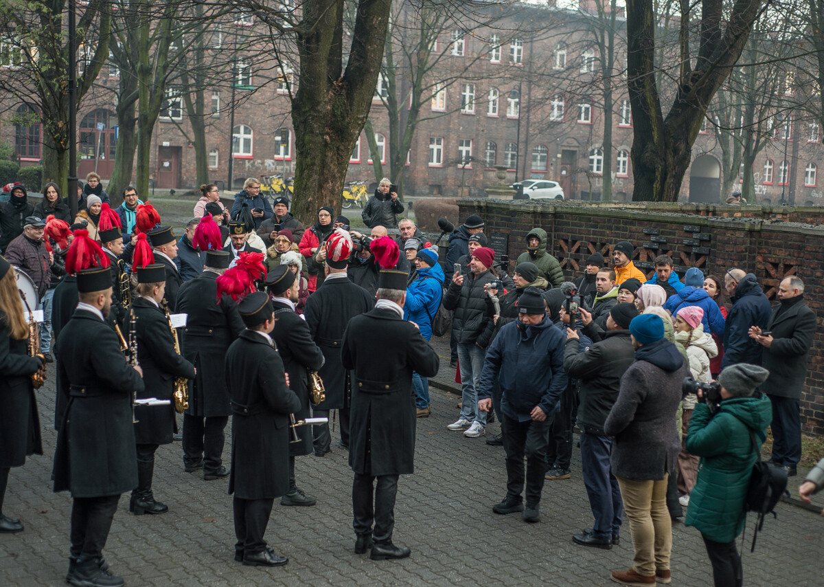 Za nami kolejna pobudka górnicza na osiedlu Nikiszowiec. Orkiestra KWK Wieczorek znów dała wspaniały pokaz, pogoda dopisała, a ludzie byli zachwyceni.