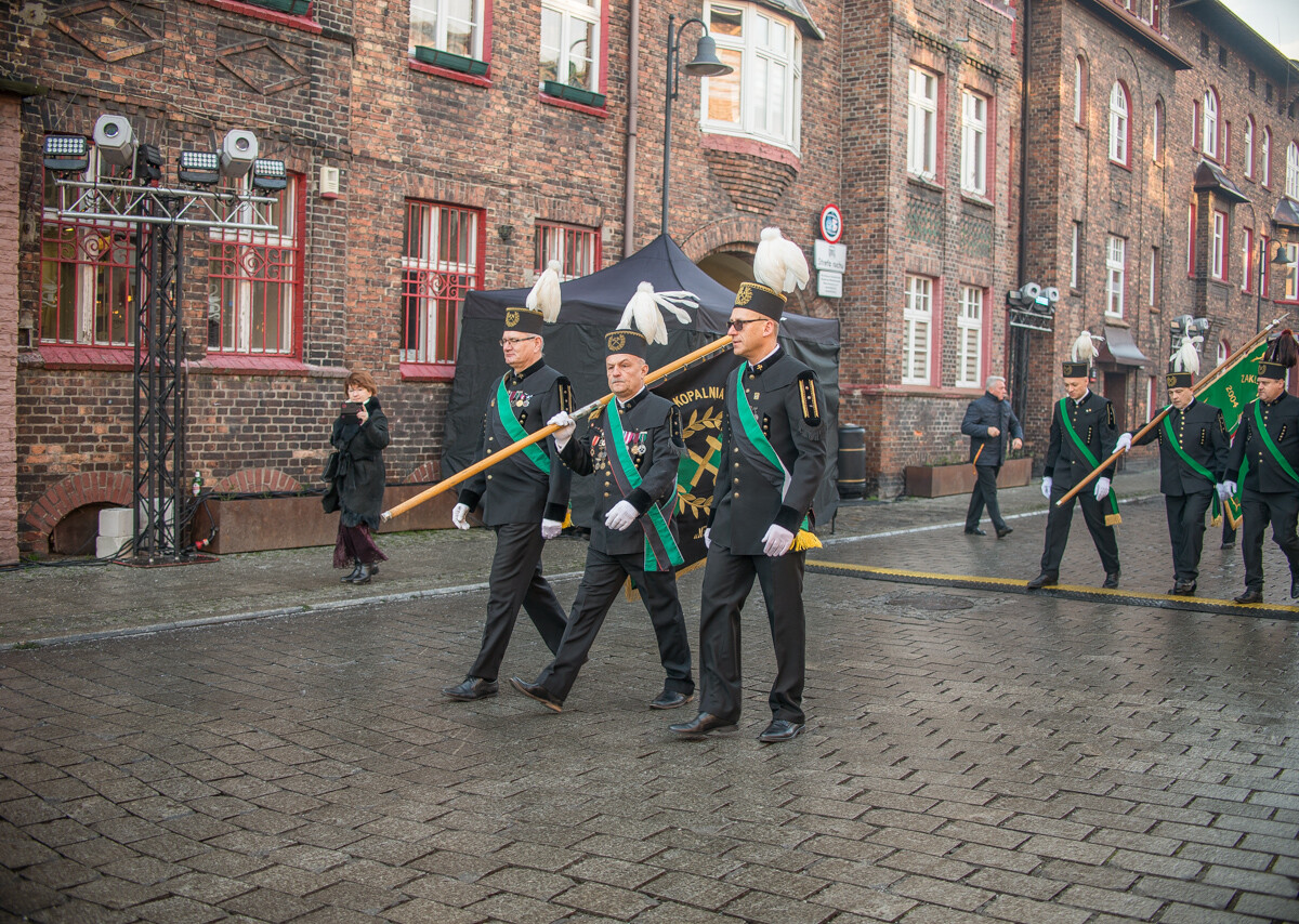 Za nami kolejna pobudka górnicza na osiedlu Nikiszowiec. Orkiestra KWK Wieczorek znów dała wspaniały pokaz, pogoda dopisała, a ludzie byli zachwyceni.