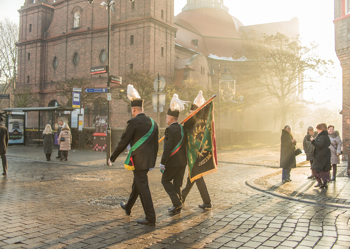 Za nami kolejna pobudka górnicza na osiedlu Nikiszowiec. Orkiestra KWK Wieczorek znów dała wspaniały pokaz, pogoda dopisała, a ludzie byli zachwyceni.