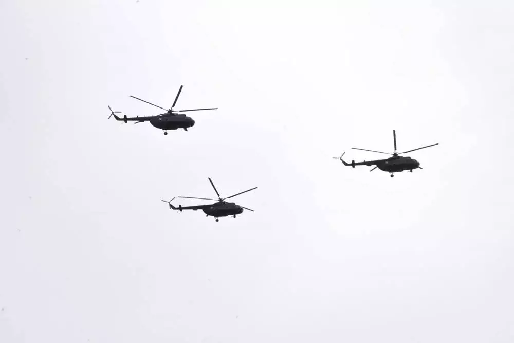 Wśród mieszkańców wiele emocji wzbudził wczoraj widok helikopterów wojskowych i samolotów, które pojawiły się nad Katowicami i pobliskimi miastami.