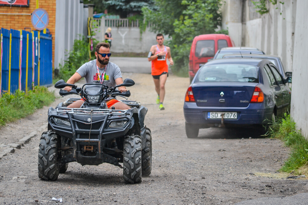 Kilkaset osób wzięło udział w IV edycji szopienickiego biegu. Pogoda dopisała, frekwencja także, a my mamy dla Was prawie 200 zdjęć, łapcie!