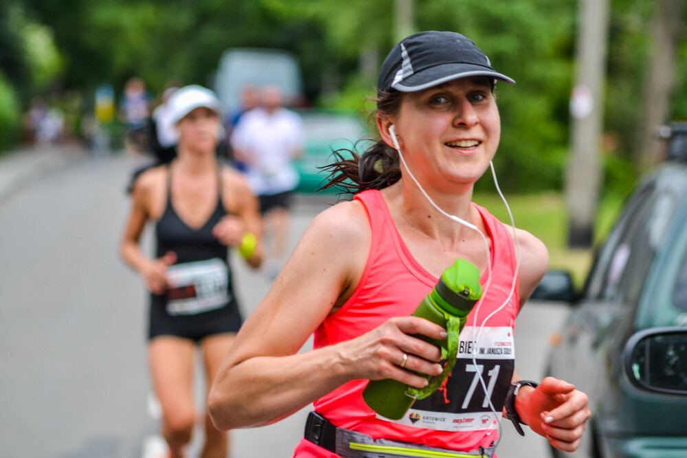 Kilkaset osób wzięło udział w IV edycji szopienickiego biegu. Pogoda dopisała, frekwencja także, a my mamy dla Was prawie 200 zdjęć, łapcie!