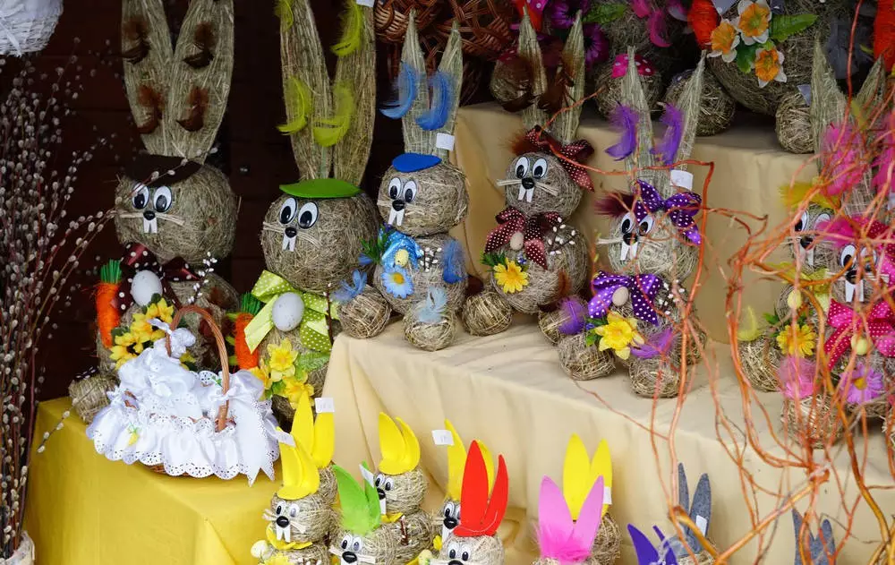 Trwa tradycyjny Jarmark Wielkanocny w Katowicach. Na rynku można zaopatrzyć się w tradycyjne wędliny, sery i miody, kupić dekoracje świąteczne i koszyczki na święconkę. Dzieci znajdą dla siebie wiele atrakcji!
