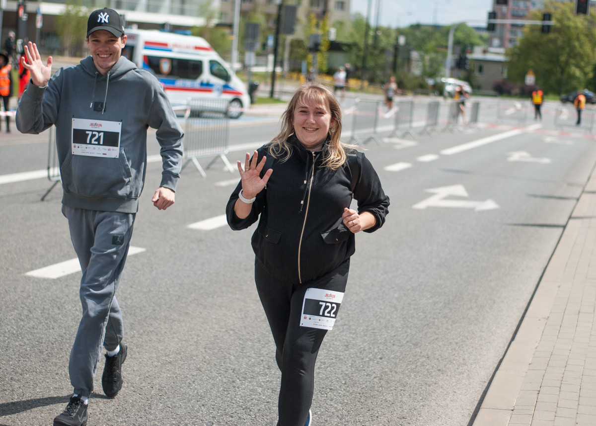 Za nami pierwsza edycja biegu JBL Run Katowice, na starcie pojawiło się półtora tysiąca biegaczy.