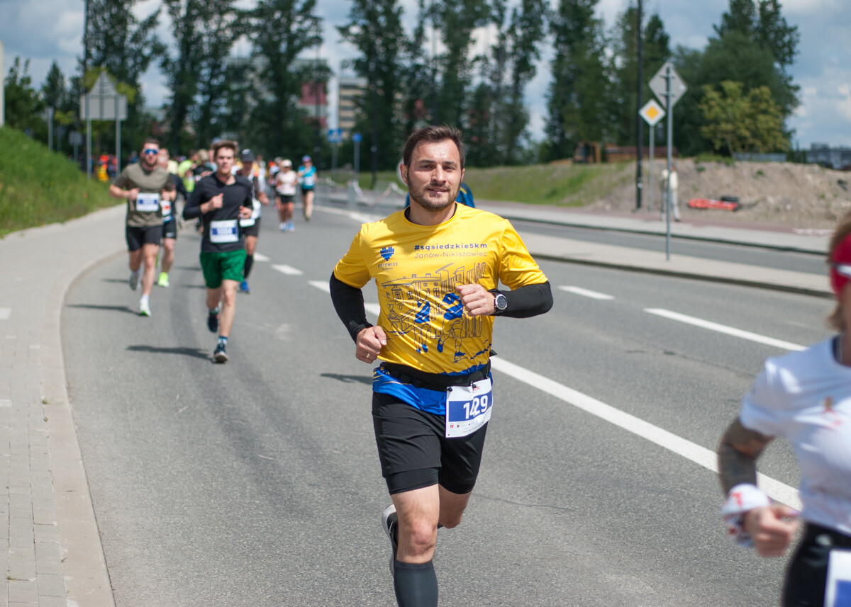 Za nami pierwsza edycja biegu JBL Run Katowice, na starcie pojawiło się półtora tysiąca biegaczy.
