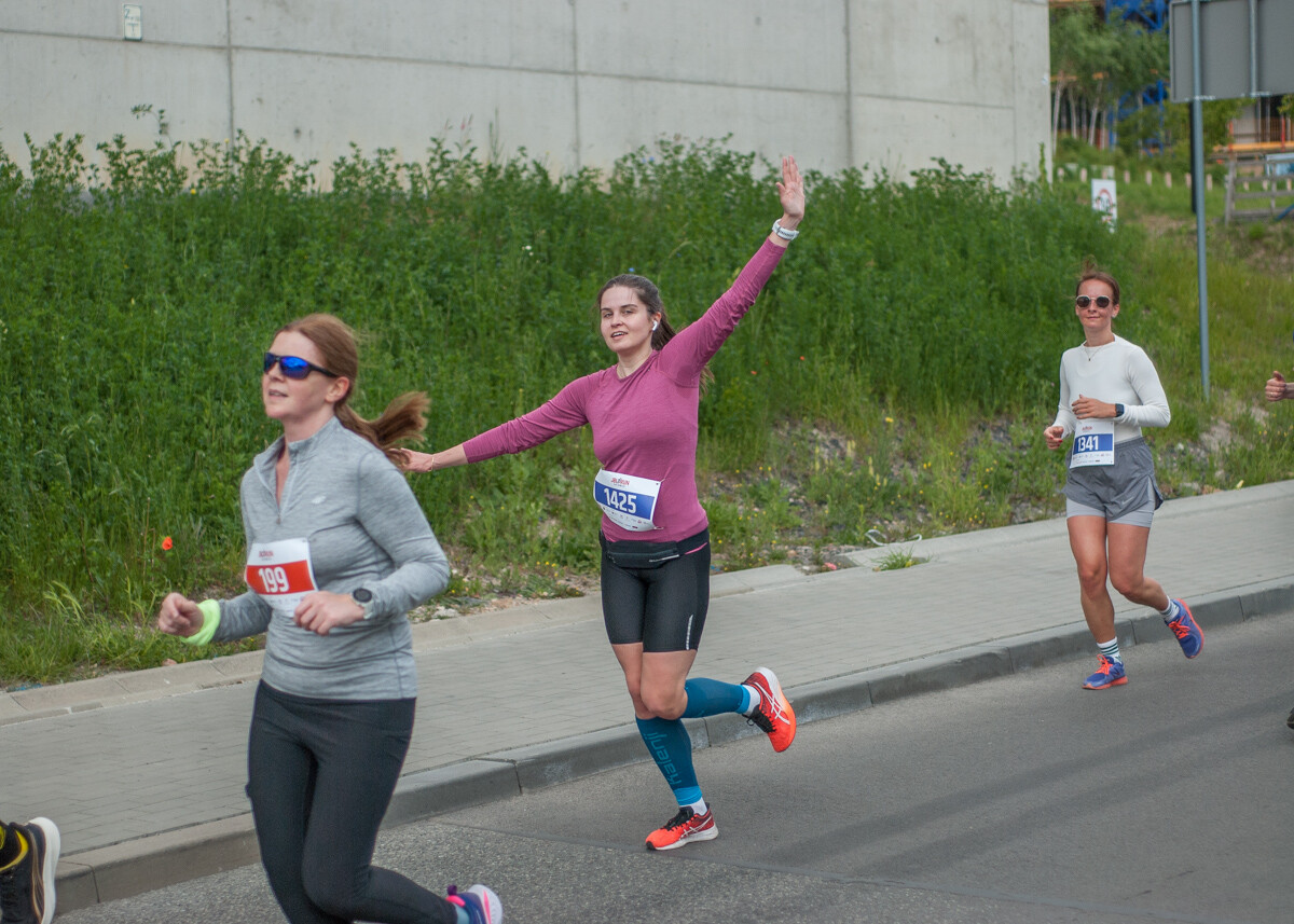 Za nami pierwsza edycja biegu JBL Run Katowice, na starcie pojawiło się półtora tysiąca biegaczy.