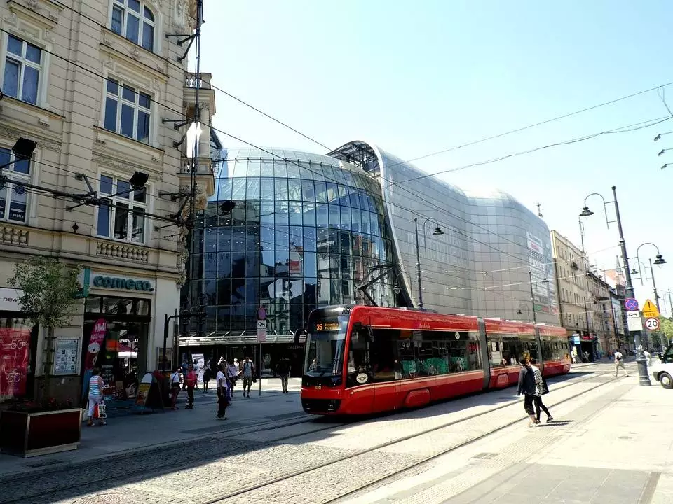 Kolejne etapy prac torowych w Katowicach – du&#380;e zmiany w ruchu tramwajów
