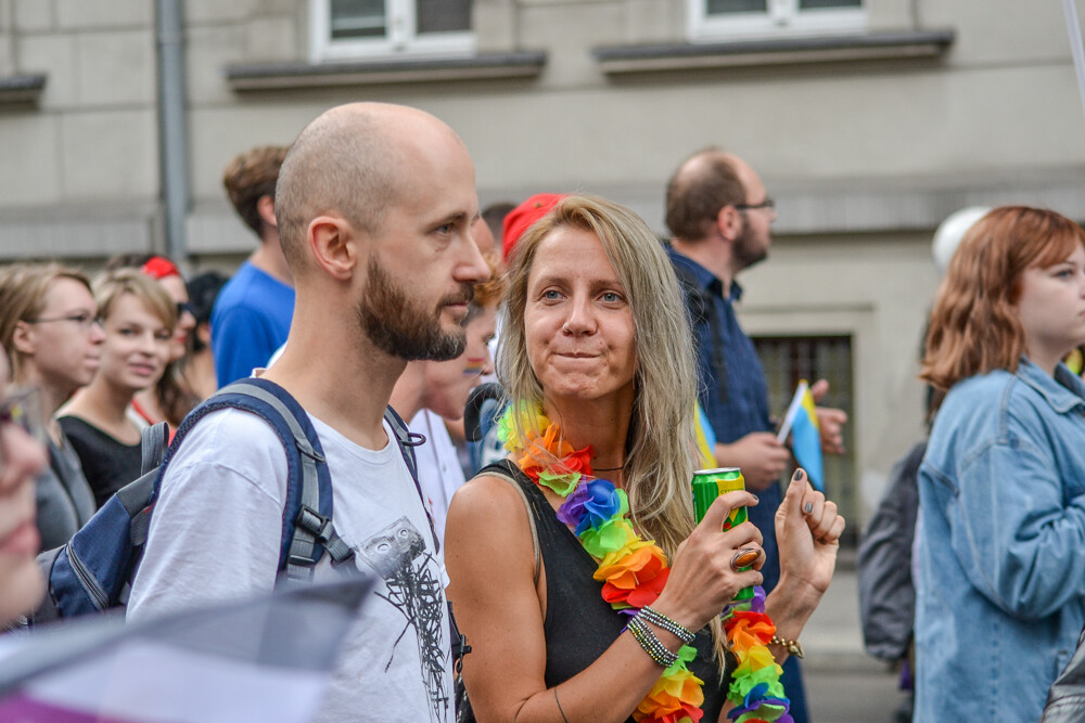 Mniej złości, więcej miłości – z tym hasłem na ustach i transparentach wyruszył III w historii Marsz Równości w Katowicach. Jak informują organizatorzy, przyszło 6 tysięcy ludzi!