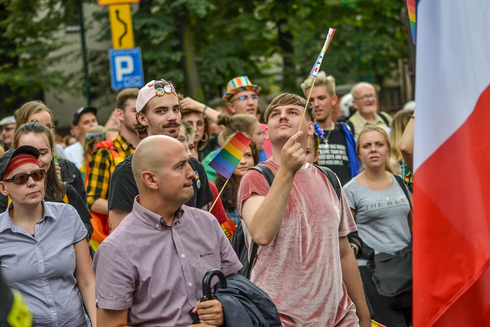 Mniej złości, więcej miłości – z tym hasłem na ustach i transparentach wyruszył III w historii Marsz Równości w Katowicach. Jak informują organizatorzy, przyszło 6 tysięcy ludzi!