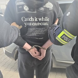 Napad z u&#380;yciem no&#380;a na m&#322;odych ch&#322;opaków. Zatrzymani sprawcy rozboju!