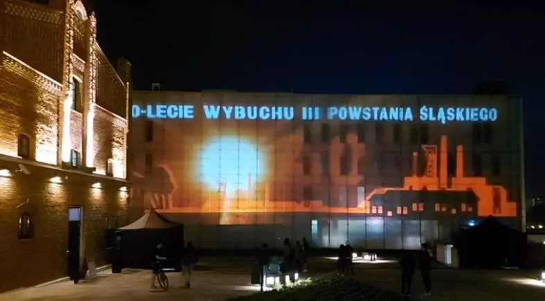 Noc Muzeów 2021 za nami. Jedn&#261; z atrakcji w Katowicach by&#322; historyczny mapping