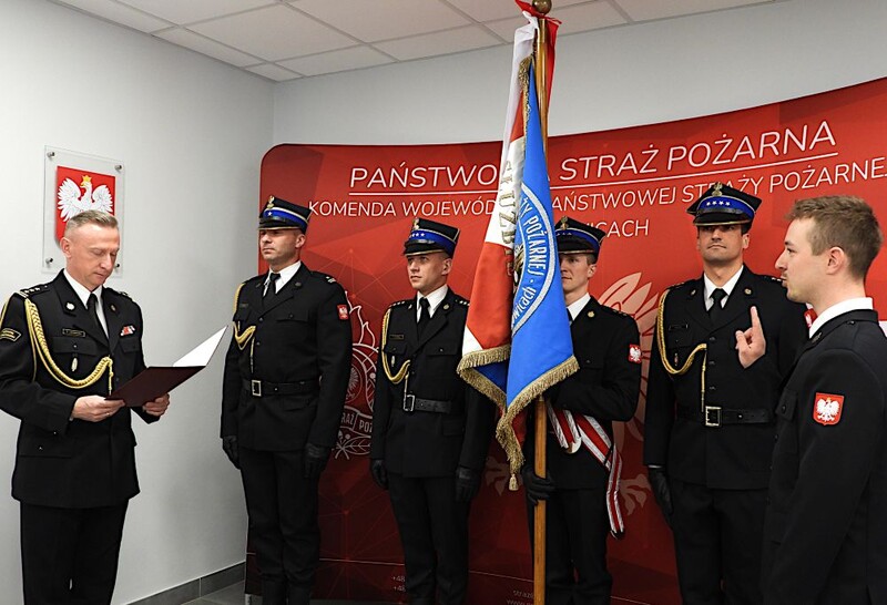 Nowy strażak w szeregach PSP – uroczystość w Katowicach