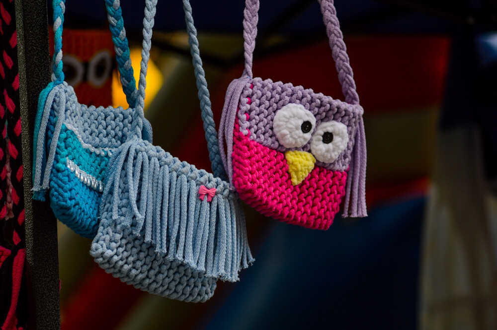 Nikiszowiec znów zatętnił życiem, trwa właśnie uroczysty Odpust u Babci Anny. Uczestnikom wydarzenia nawet deszcz nie jest straszny, choć burza, która przetoczyła sie nad osiedlem była potężna.