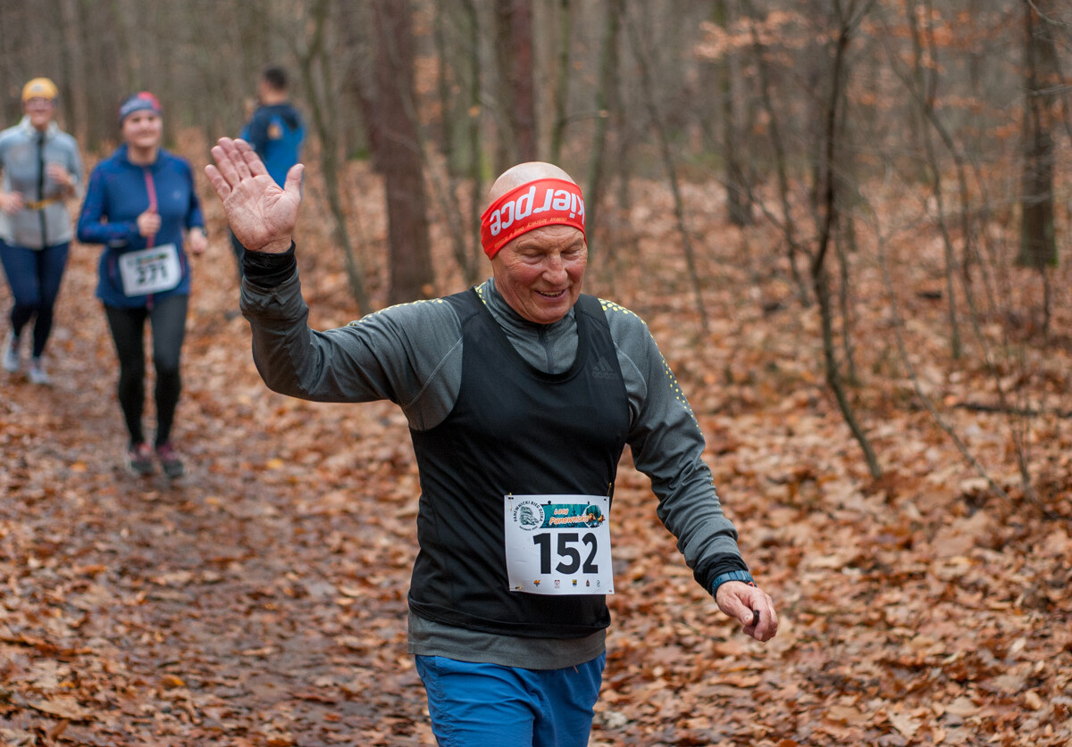Za nami kolejna, listopadowa odsłona Panewnickiego Dzikiego Biegu. Kilkaset osób stawiło się na starcie, mamy zdjęcia!